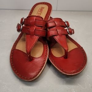 Born W51967 Women's Red Sandals 6M